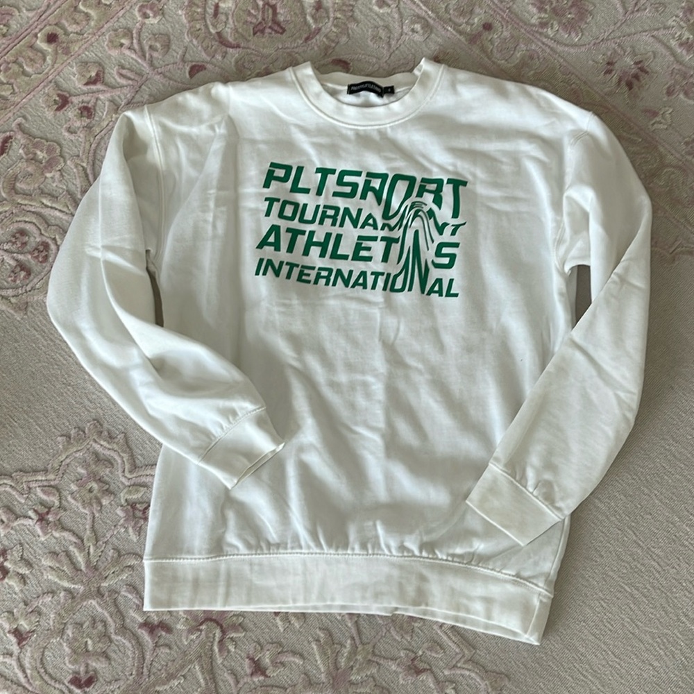 PrettyLittleThing sweater